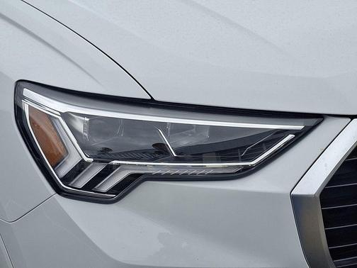 2024 Audi Q3 45 S line Premium Plus