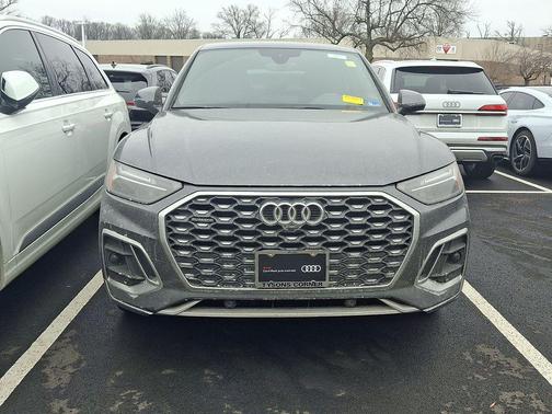 2022 Audi Q5 45 S line Premium Plus