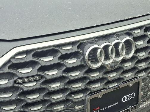 2022 Audi Q5 45 S line Premium Plus