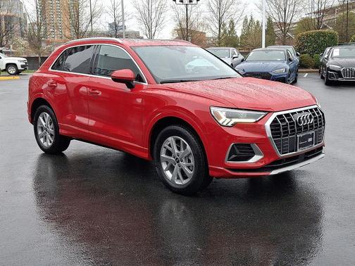 Tango Red Metallic 2023 Audi Q3 Premium 40 TFSI quattro Tiptronic