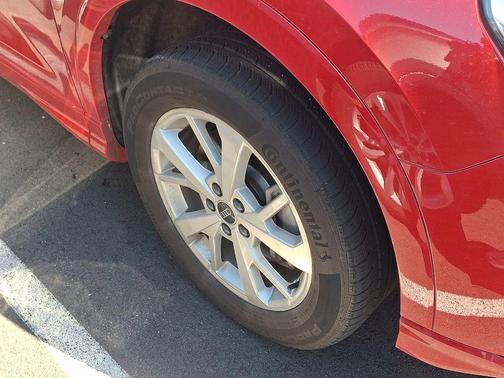 Tango Red Metallic 2023 Audi Q3 Premium 40 TFSI quattro Tiptronic