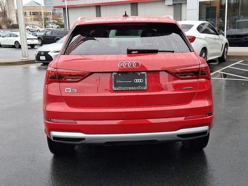Tango Red Metallic 2023 Audi Q3 Premium 40 TFSI quattro Tiptronic