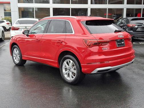 Tango Red Metallic 2023 Audi Q3 Premium 40 TFSI quattro Tiptronic