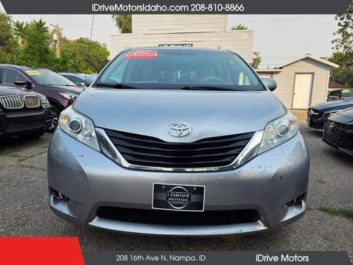 Silver Sky Metallic 2011 Toyota Sienna LE