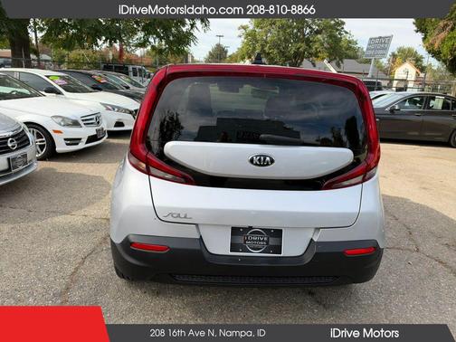 Sparkling Silver 2021 Kia Soul LX