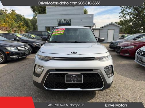 Sparkling Silver 2021 Kia Soul LX
