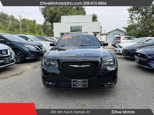Gloss Black 2017 Chrysler 300 S