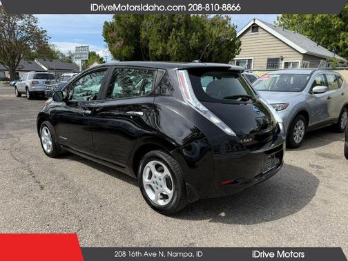 2014 Nissan Leaf SV Hatchback 4D