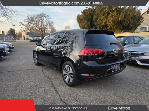 2016 Volkswagen e-Golf SE