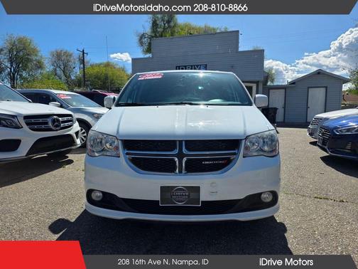 White Knuckle Clearcoat 2017 Dodge Grand Caravan SXT