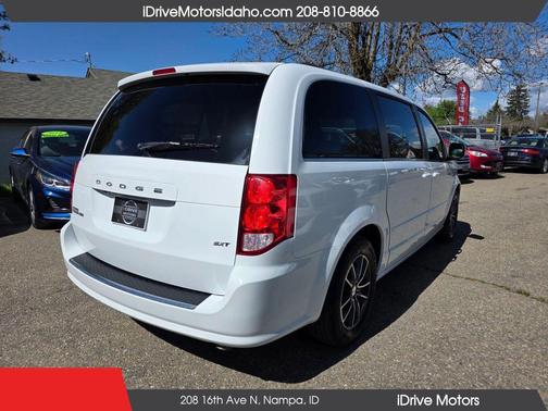 White Knuckle Clearcoat 2017 Dodge Grand Caravan SXT