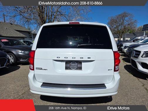White Knuckle Clearcoat 2017 Dodge Grand Caravan SXT