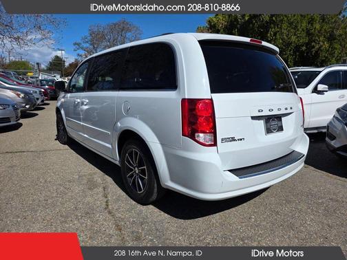 White Knuckle Clearcoat 2017 Dodge Grand Caravan SXT