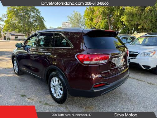 Burgundy 2017 Kia Sorento LX
