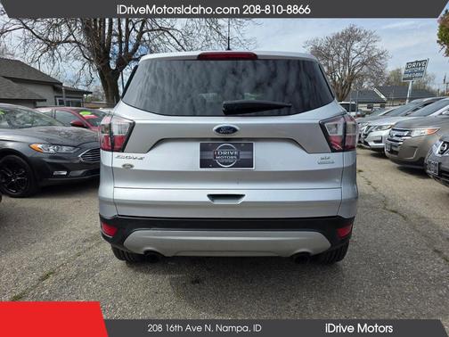 Ingot Silver Metallic 2017 Ford Escape SE
