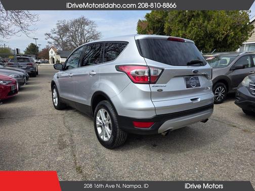 Ingot Silver Metallic 2017 Ford Escape SE