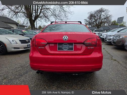 Tornado Red 2013 Volkswagen Jetta SE