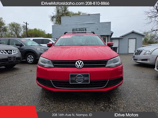 Tornado Red 2013 Volkswagen Jetta SE