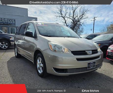 2004 Toyota Sienna LE