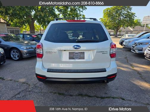 Crystal White Pearl 2016 Subaru Forester 2.5i Premium
