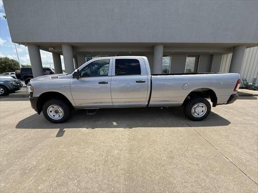2022 RAM 2500 Tradesman Crew Cab 4x4 8' Box