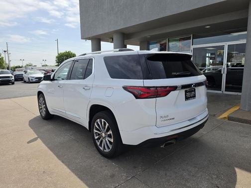 Summit White 2023 Chevrolet Traverse Premier