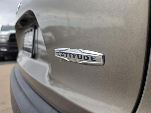 Light Brownstone Pearlcoat 2020 Jeep Cherokee Latitude