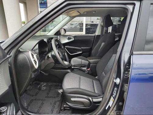 Gravity Gray 2025 Kia Soul LX