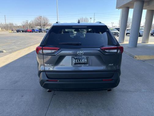 2020 Toyota RAV4 XLE
