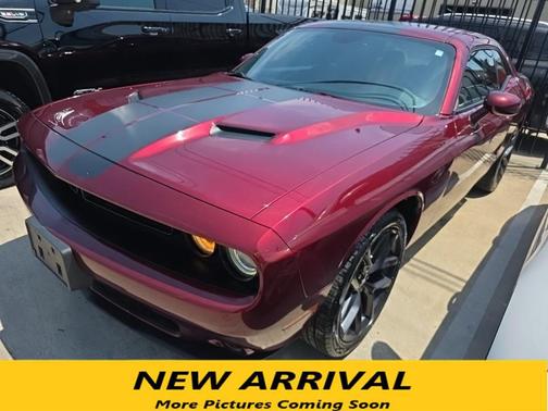Octane Red Pearlcoat 2023 Dodge Challenger SXT