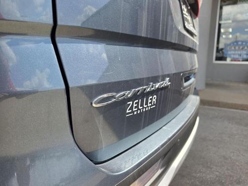 2022 Kia Carnival EX