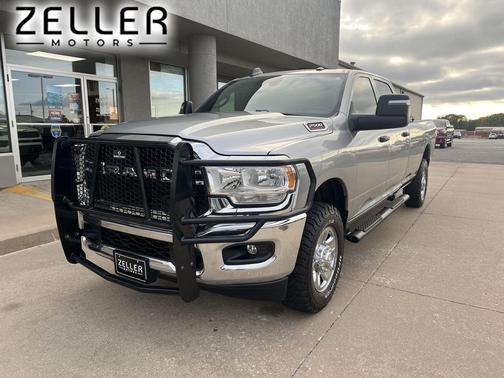 2023 RAM 2500 Tradesman Crew Cab 4x4 8' Box