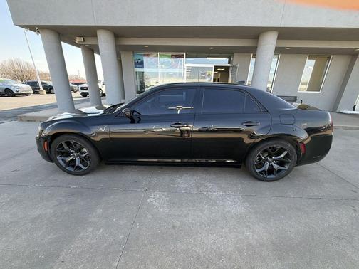 2021 Chrysler 300 Touring