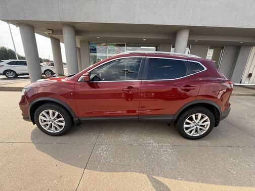 2022 Nissan Rogue Sport SV