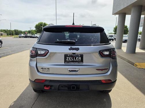 Billet Silver Metallic Clearcoat 2022 Jeep Compass Trailhawk