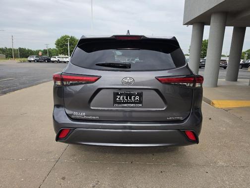Magnetic Gray Metallic 2021 Toyota Highlander Limited