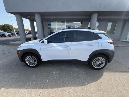 2021 Hyundai KONA SEL