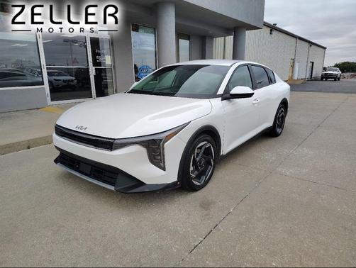 Snow White Pearl 2025 Kia K4 EX