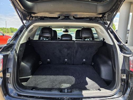 Diamond Black Crystal Pearlcoat 2021 Jeep Compass Latitude
