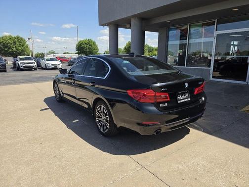 Black Sapphire Metallic 2019 BMW 530 xDrive