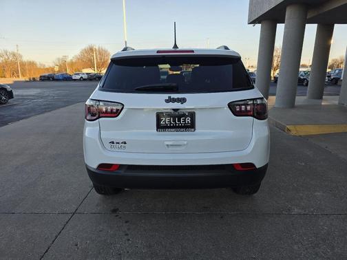 Bright White Clearcoat 2026 Jeep Compass Latitude