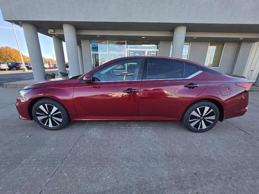 2021 Nissan Altima 2.5 SV