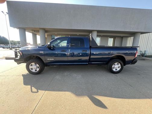 2022 RAM 2500 Tradesman Crew Cab 4x4 8' Box