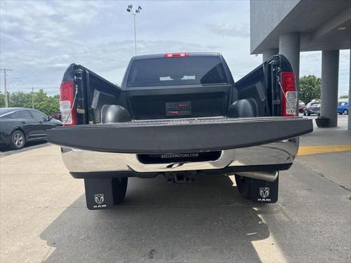 2020 RAM 2500 Big Horn Crew Cab 4X4 6'4' Box