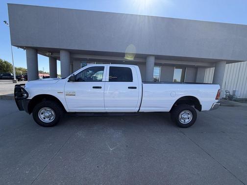 2018 RAM 2500 Tradesman Crew Cab 4x4 8' Box