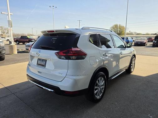 2018 Nissan Rogue SV
