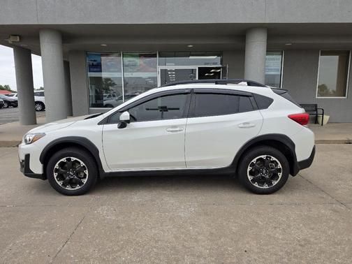 Crystal White Pearl 2022 Subaru Crosstrek Premium