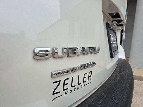 Crystal White Pearl 2022 Subaru Crosstrek Premium