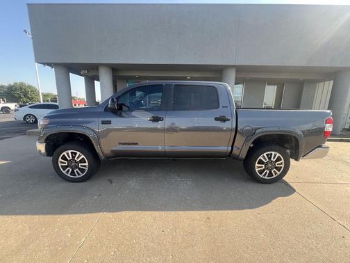 2018 Toyota Tundra SR5