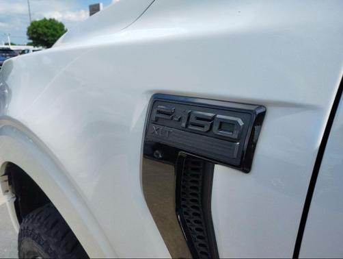 Oxford White 2024 Ford F-150 XLT